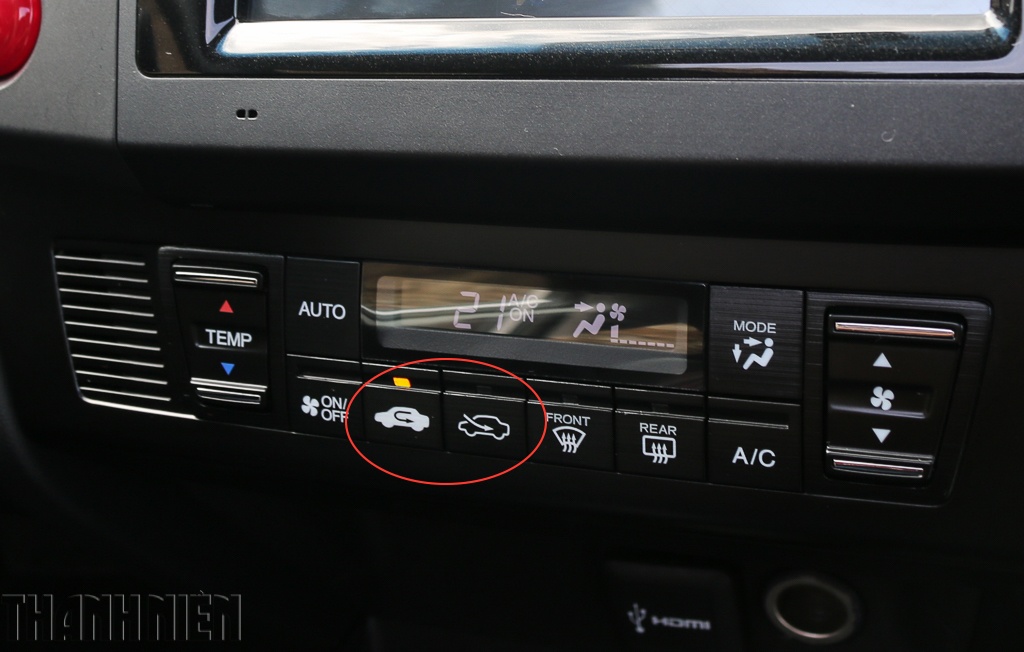 4 cách xử lý kính ô tô bị mờ khi trời mưa ẩm - ảnh 7