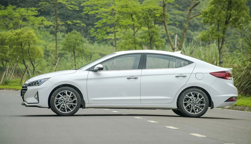 Đánh giá xe hyundai Elantra