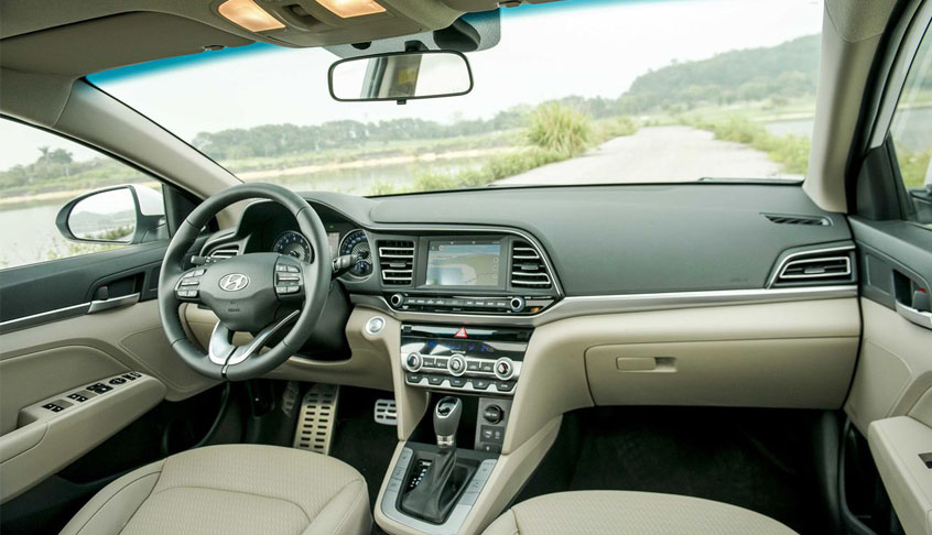 Tiện nghi xe hyundai Elantra Mới