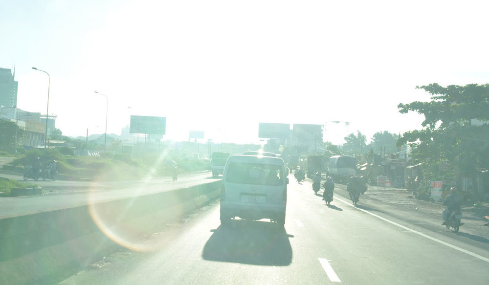 Kinh nghiệm lái xe an toàn trời nắng