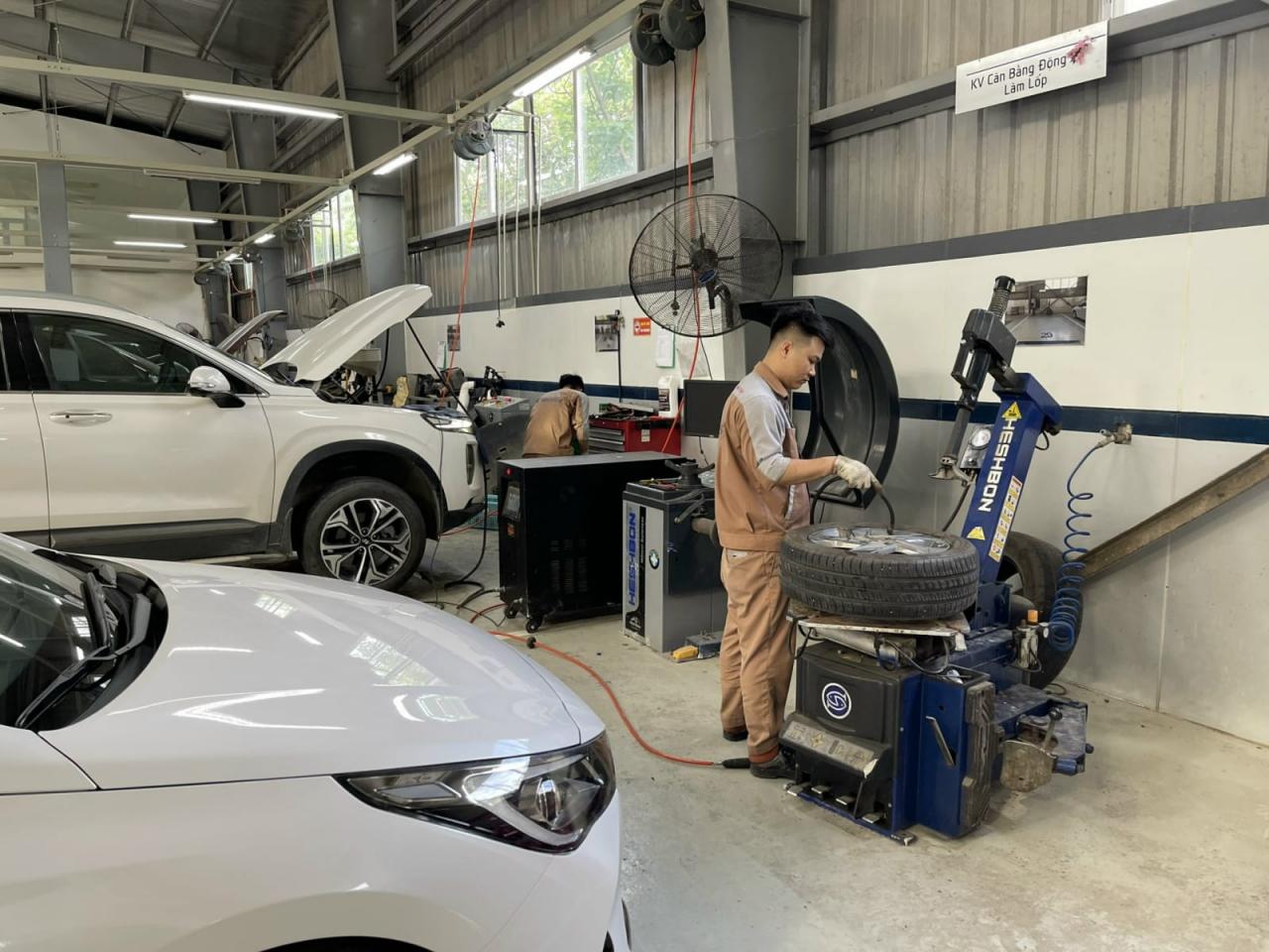 BẢO DƯỠNG LỐP XE Ô TÔ THÔNG MINH 4 z3463561374306 e186259ee326f25da04aa1562a11d0a4 1